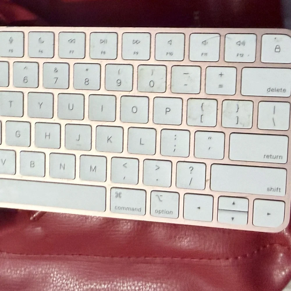 Rose gold apple Magic Keyboard
